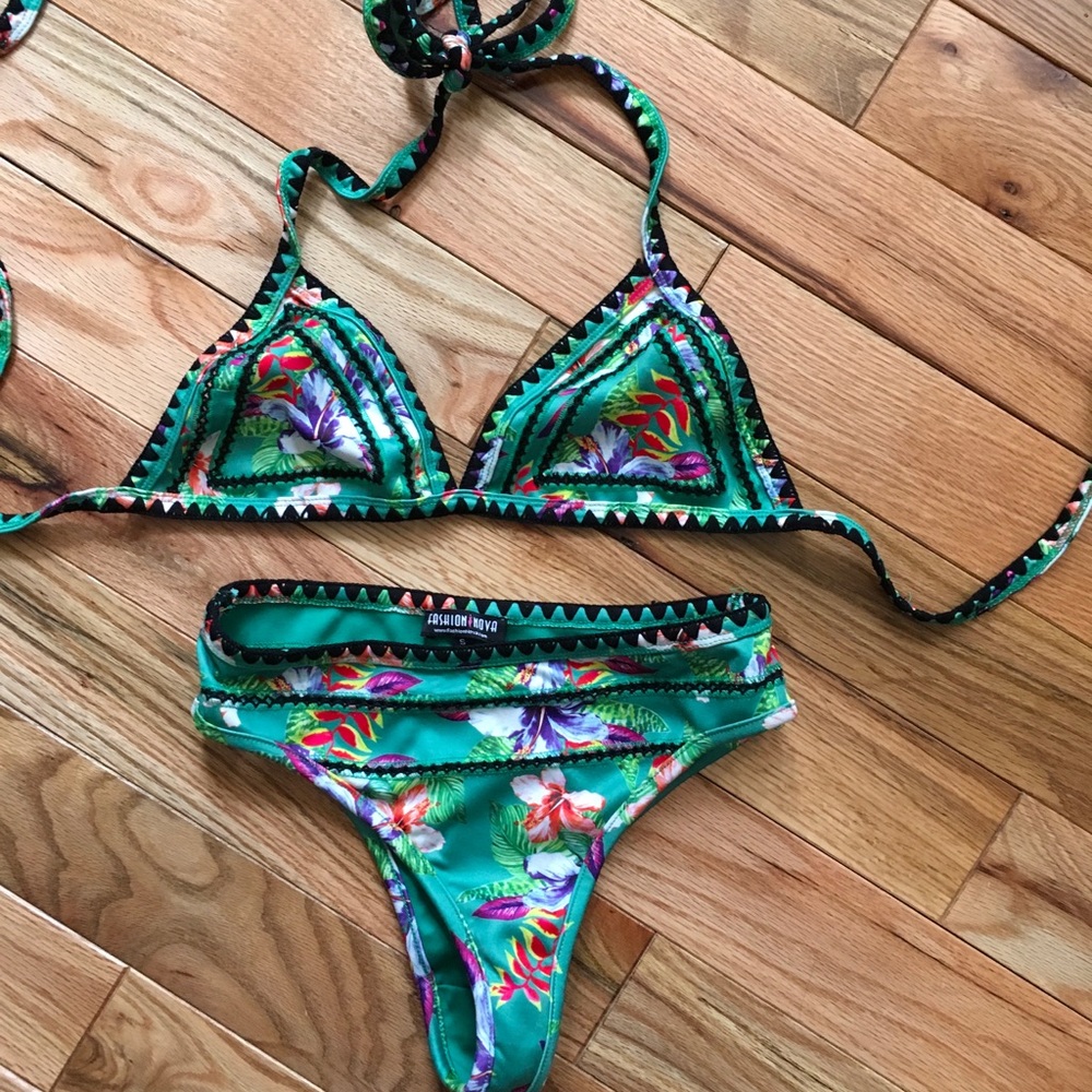 Fashion Nova Floral Swimsuit Small